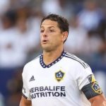 Chicharito nhận tin choáng váng từ HLV Mexico