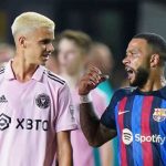 Con trai Beckham sắp có cơ hội đá chính