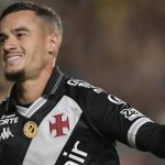 Coutinho sút phạt tuyệt đẹp, gợi nhớ những ngày đỉnh cao