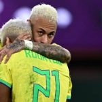 Đàn em bị lăng mạ, Neymar phản ứng đanh thép