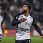 Depay tỏa sáng, Corinthians hạ Palmeiras ở trận derby nảy lửa