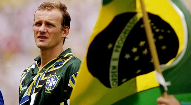 ‘Dream team’ Brazil: Ronaldo và sát thủ 750 bàn