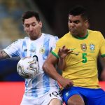 Fabinho ‘tát’ vào mặt Mbappe