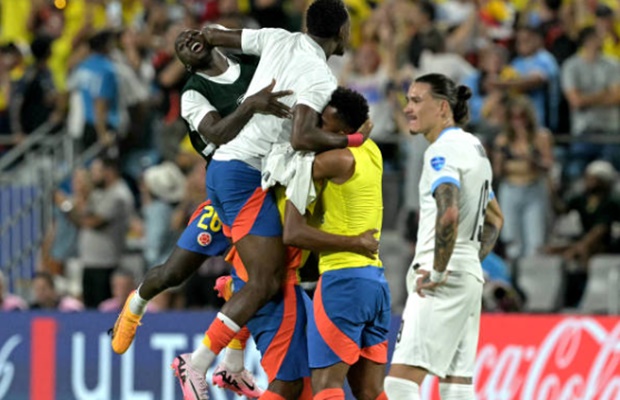 Hậu ẩu đả, Nunez cầm ghế tính ăn thua đủ; Quan chức Uruguay đấm nhau với CĐV Colombia