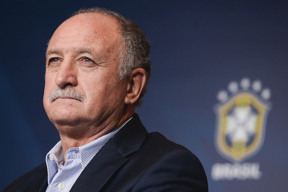 HLV Scolari giải nghệ