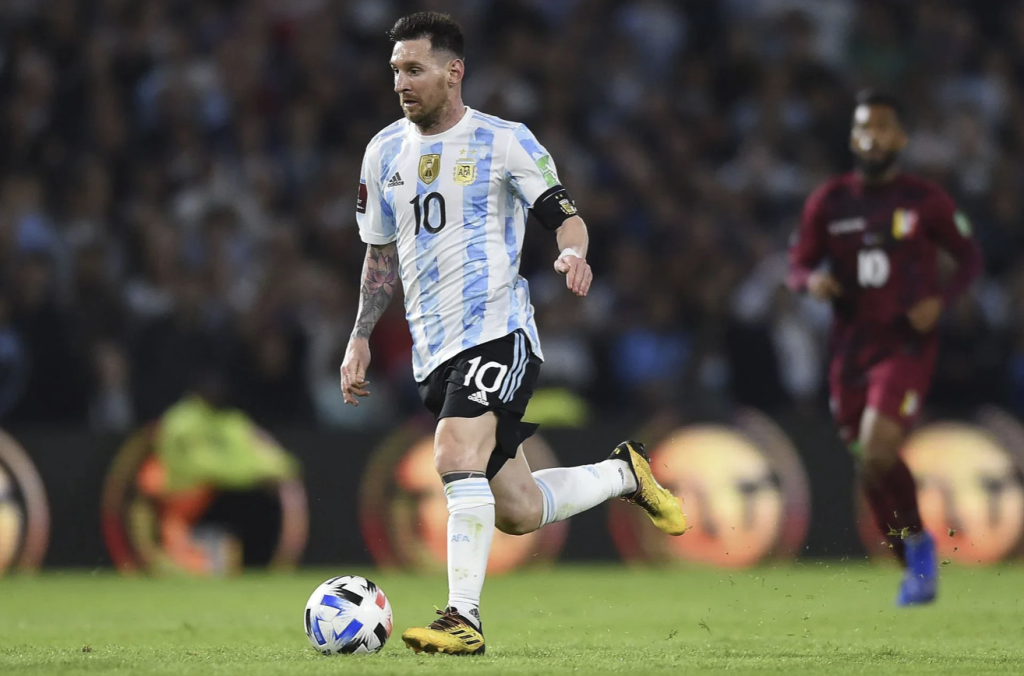 HLV tuyển Argentina: ‘Hãy tận hưởng Messi khi còn có thể’