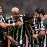 Hulk kiến tạo bằng… gáy, Atletico Mineiro đặt một chân vào chung kết Copa Libertadores