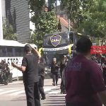 Kinh hoàng! Bị CĐV River Plate tấn công, cầu thủ Boca nhập viện, Tevez sợ xanh mặt