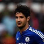 Màn ăn mừng kỳ lạ của Alexandre Pato