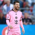 Martino tiết lộ lý do để Messi ngồi dự bị