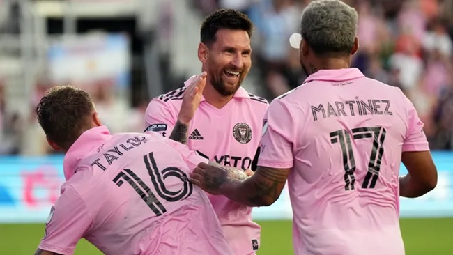 “Messi đã từ bỏ bóng đá để chơi ‘bóng đá’ – thật đáng xấu hổ”