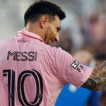 Messi làm gì với những chiếc áo đổi với đối thủ?