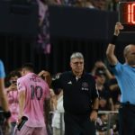 Messi tập tễnh rời sân, Miami thắng trong lo sợ