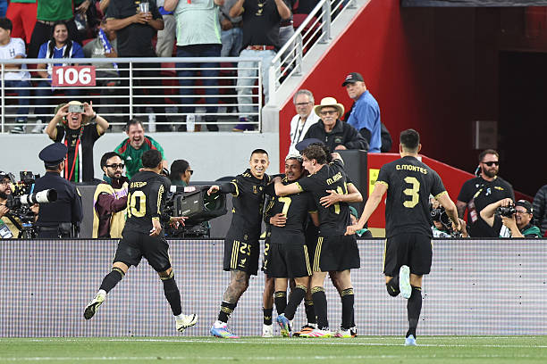 Mexico đụng độ Mỹ ở trận tranh Cúp Vàng CONCACAF