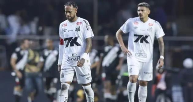 Neymar bật khóc sau thảm bại nặng nề nhất sự nghiệp, HLV Santos bị sa thải