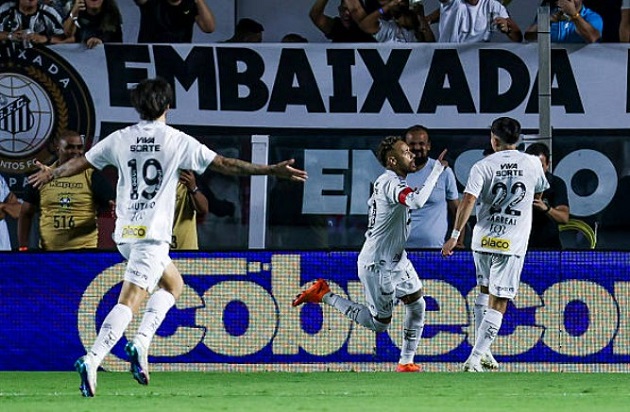Neymar ghi bàn rồi mắc lỗi khiến Santos đánh rơi chiến thắng