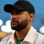 Neymar xúc động khi trở lại đội bóng cũ