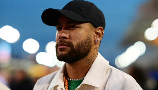 Neymar xúc động khi trở lại đội bóng cũ