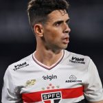 Oscar ngất xỉu khi tập, có thể phải từ giã sân cỏ