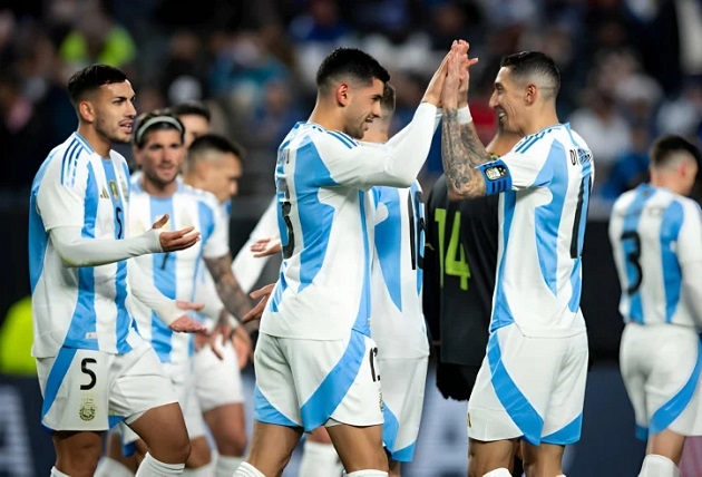 Sao Chelsea ghi bàn, Argentina thắng đậm