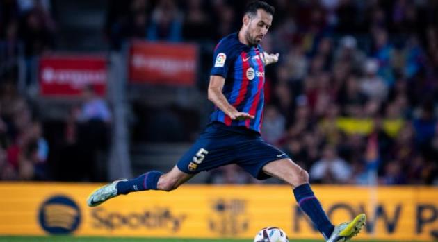 Sergio Busquets giải nghệ: “Nhạc trưởng thầm lặng” và di sản bất biến