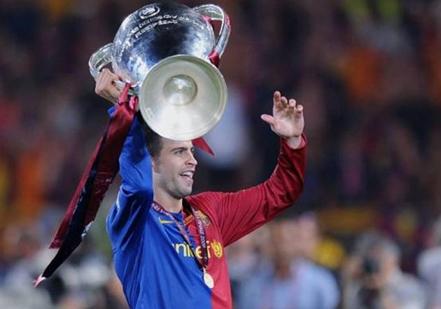 10 biểu tượng trung thành nhất châu Âu: Máy thu hồi bóng Barca, đội trưởng từ chức