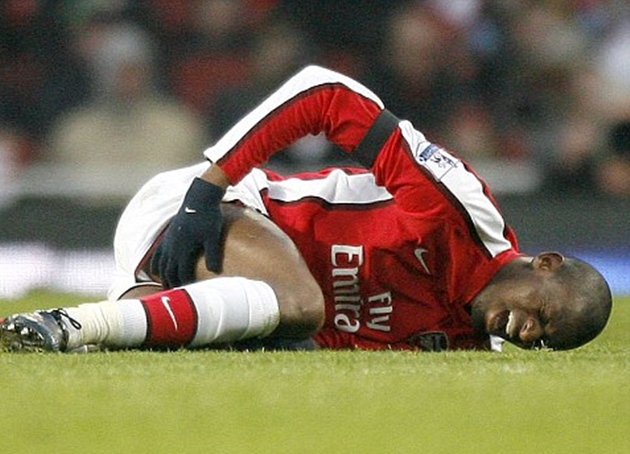 10 đôi chân pha lê mong manh nhất thế kỷ 21: 4 sao Arsenal, 64 chấn thương giày xéo