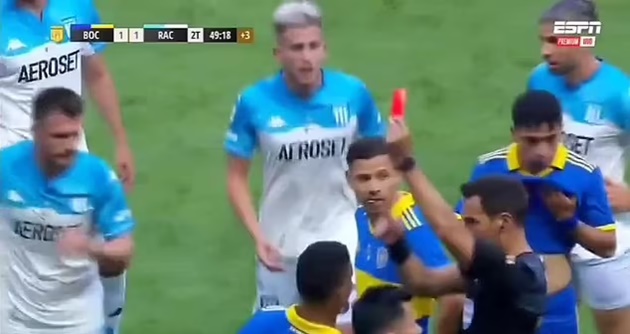 10 thẻ đỏ ở trận chung kết cúp QG Argentina