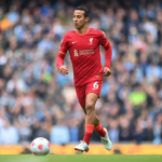 4 tiền vệ đẳng cấp thế giới gây thất vọng nhất