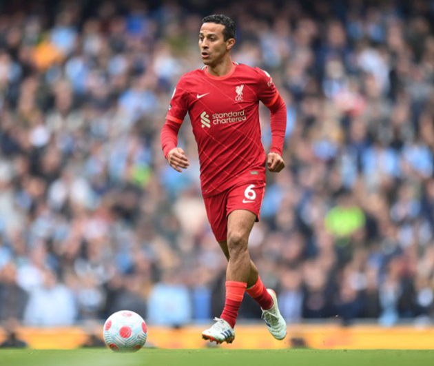 4 tiền vệ đẳng cấp thế giới gây thất vọng nhất