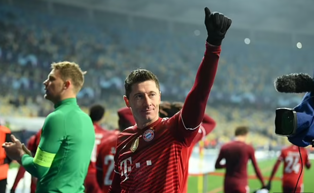 5 chữ ký miễn phí ấn tượng nhất lịch sử: Man United, Liverpool có đại diện