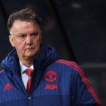 6 HLV bị sa thải ngay sau khi giành cúp: Premier League gieo sầu cho Van Gaal, Conte