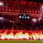 Ajax phẫn nộ sau vụ pháo sáng khiến trận gặp Groningen bị hủy