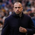 Ajax sa thải huấn luyện viên John Heitinga