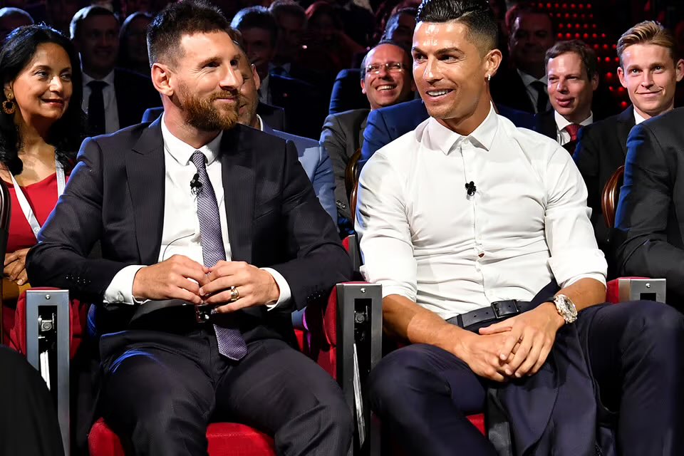 Ẵm QBV thứ 8, Messi nhắc đến cuộc đua với Ronaldo