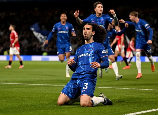 Ăn mừng khiến cả đội Barca quay lưng, Cucurella vượt nghịch cảnh để toả sáng ở Chelsea