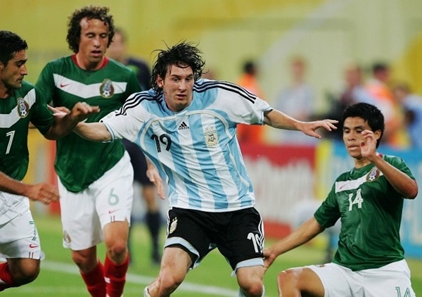 Argentina thay Indonesia tổ chức U20 World Cup