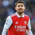 Arsenal lo sốt vó vì Jorginho