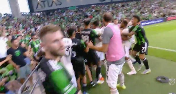 Bale gây thất vọng, Chiellini vướng vào cuộc ẩu đả