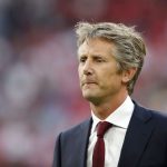 ‘Bạn có thừa nhận với tôi Van der Sar là bù nhìn ở Ajax không?
