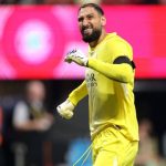Bán Donnarumma là sai lầm? Chevalier ‘tấu hài’ ngày ra mắt, CĐV PSG đòi lại người hùng