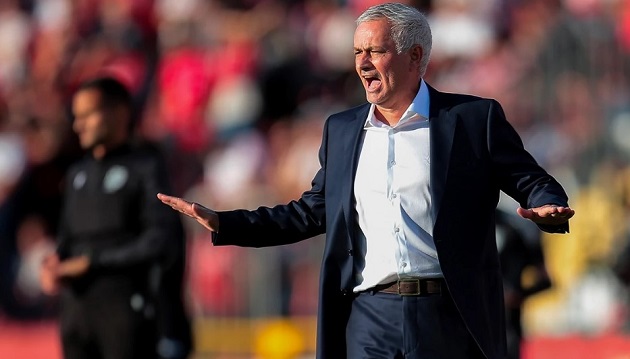 Benfica thận trọng theo yêu cầu của Mourinho trước thử thách Atletico