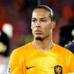 Bị chê tệ hại, Van Dijk nói thẳng quan điểm