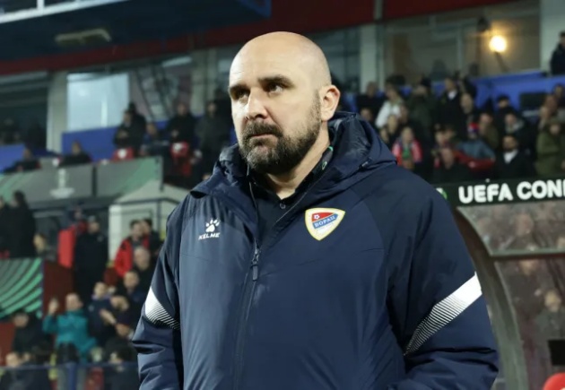 Bóng đá Serbia bàng hoàng: HLV 44 tuổi Zizovic ngã quỵ giữa trận