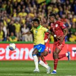 Brazil thắng nhọc trong những tiếng la ó khắp sân vận động