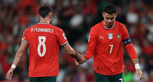 Bruno Fernandes lý giải vì sao Bồ Đào Nha vẫn cần Ronaldo