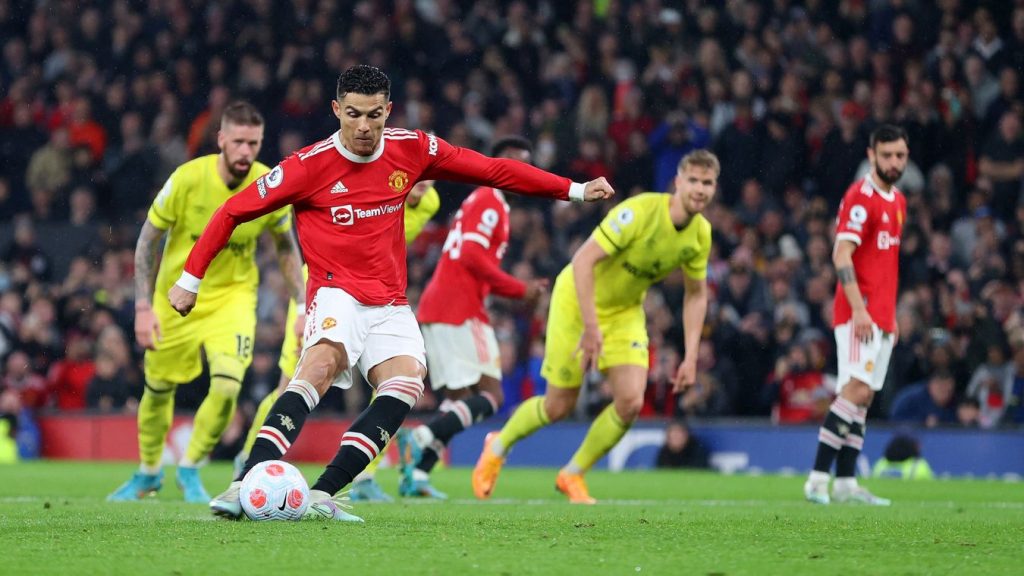 Các quy tắc mới của UEFA ảnh hưởng đến M.U và M.C mùa giải tới