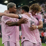 Cán mốc vô tiền khoáng hậu, Messi được chấm 9.9 điểm