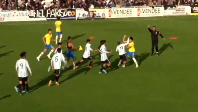 Cầu thủ Brazil và Argentina lao vào ẩu đả ở giải trẻ