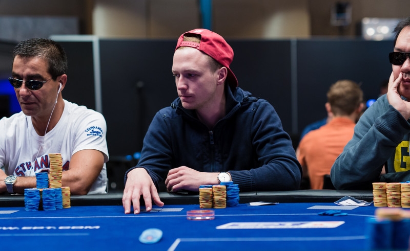 Chân dung Maximilian Senft: Thần bài làm thay đổi nền bóng đá Áo